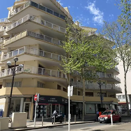 A - Centre - 2 Pieces Au Calme * Cannes